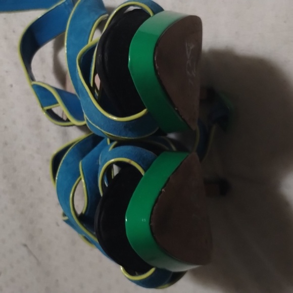 Jessica Simpson turquoise heels - Picture 4 of 9